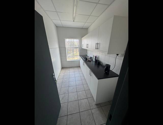 996M² OFFICE FOR SALE IN KOMANI PARK
